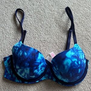 Victoria’s Secret VS PINK Wear Everywhere lightly lined bra, tie dye blue 32C